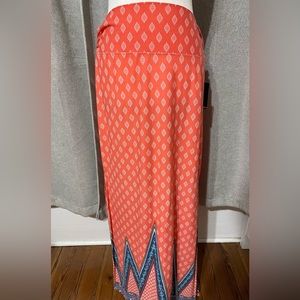 Maxi skirt NWT size Large